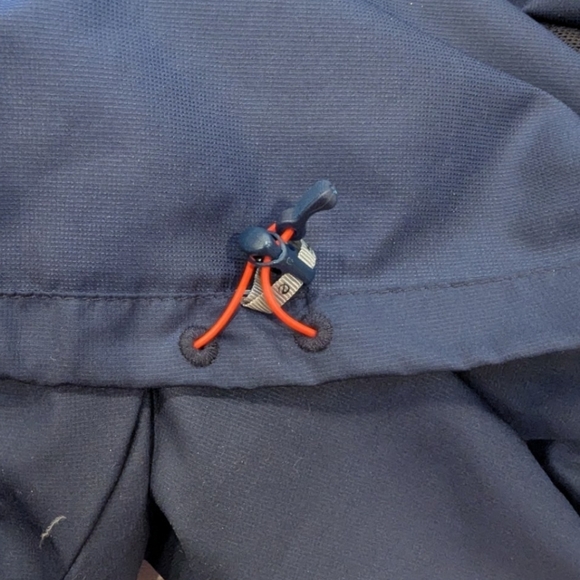 The North Face windbreaker in women's XL navy/coral pristine condition like new - Picture 12 of 16
